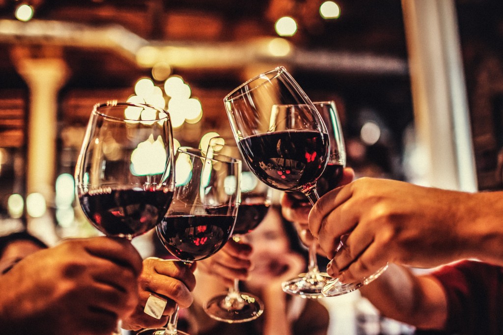 8 Secret Benefits of Drinking Red Wine